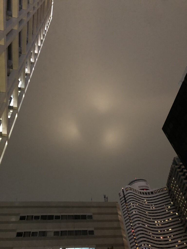 3つの光は元赤坂から見えたUFO
